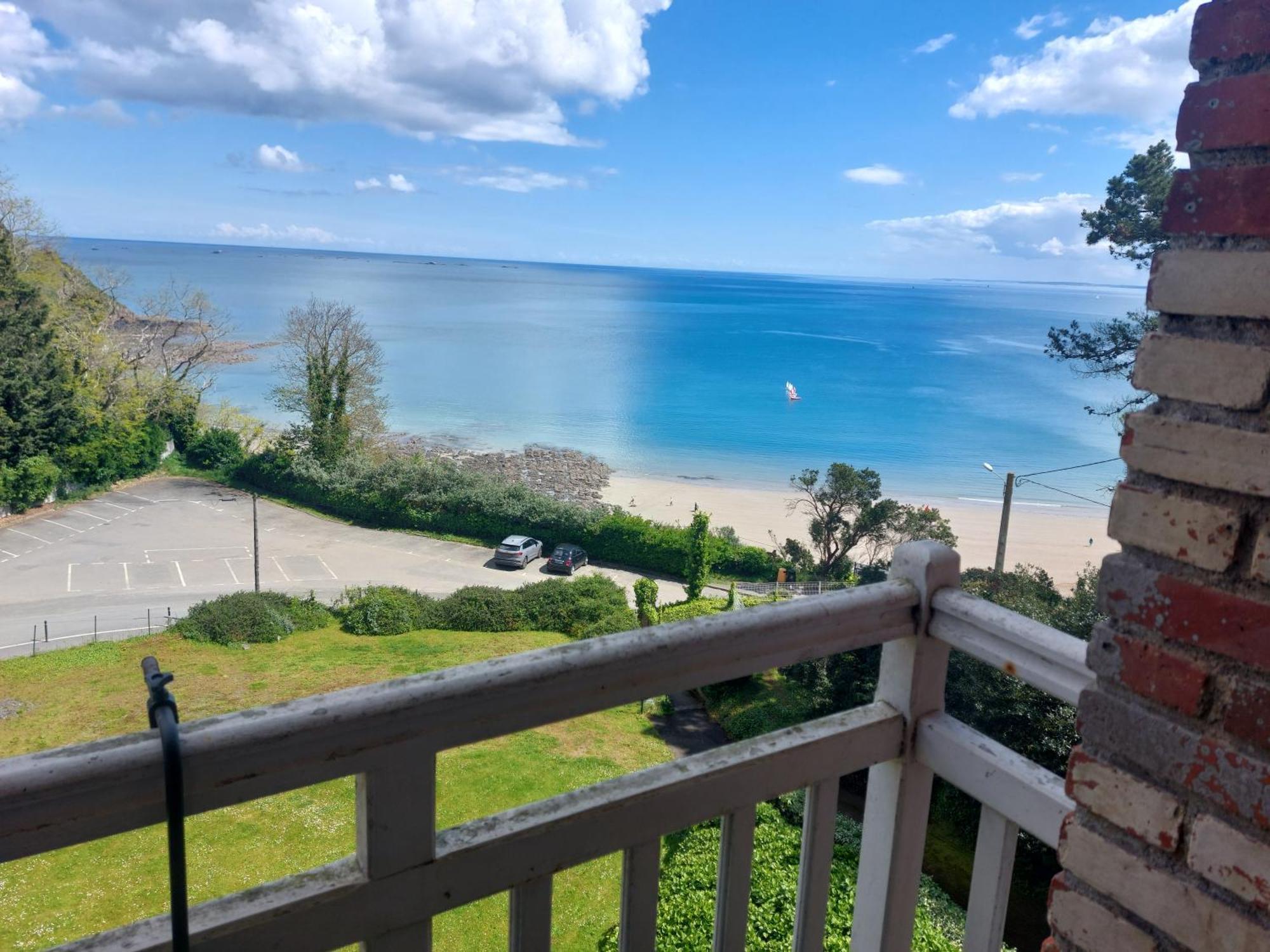 Pleine Vue Au Bord De La Binic